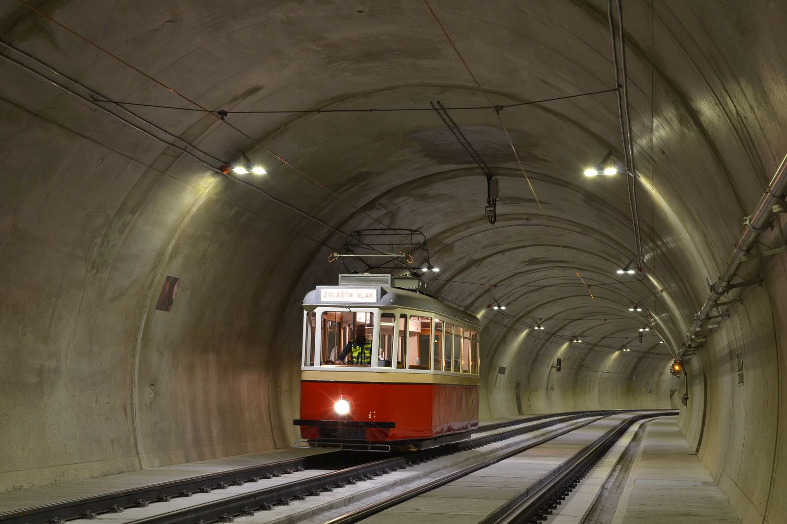 tramvaj 4MT